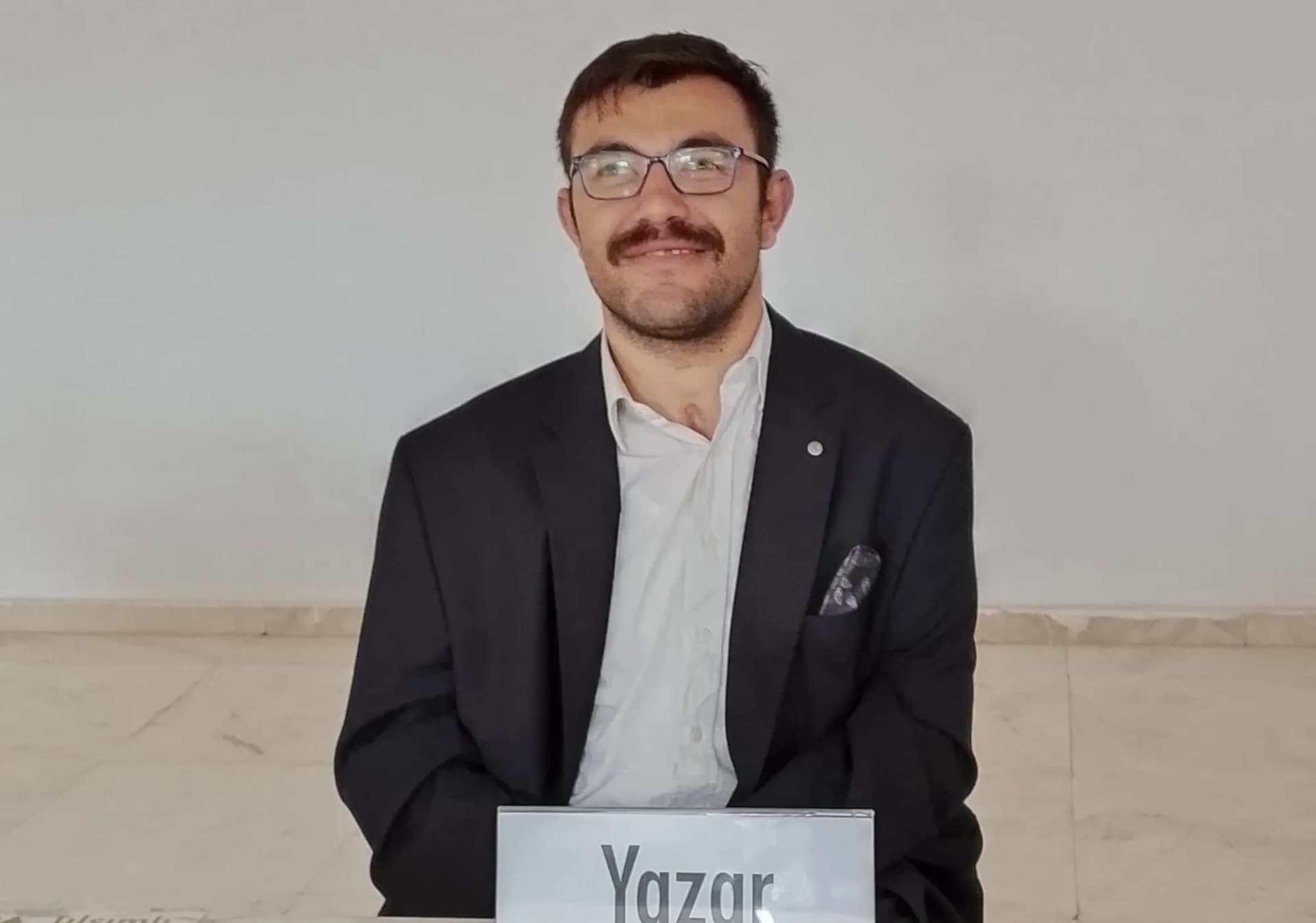 13 Yaşında Felç Geçirdi, Hayata Gülümseyerek Tutundu: Akif’in Hikâyesi “Gülümse Kaderine” Oldu.