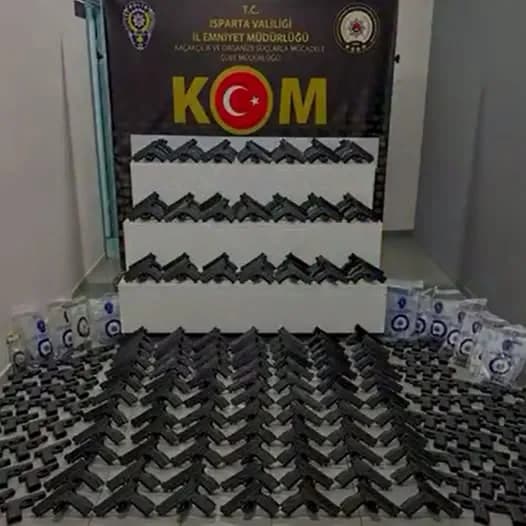 Burdurlu genç 165 tabanca ile yakalandı