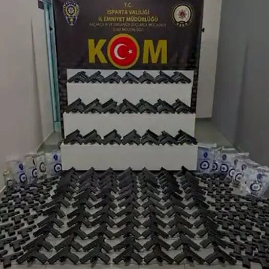 Burdurlu genç 165 tabanca ile yakalandı