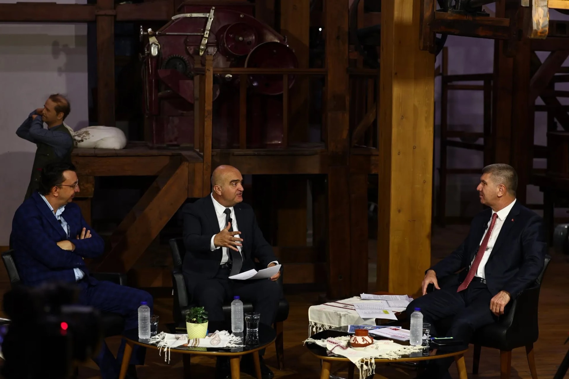 ERCENGİZ KANAL 15’TE BURDUR’UN NABZINI TUTTU! KENTİN GÜNDEMİ MASAYA YATIRILDI