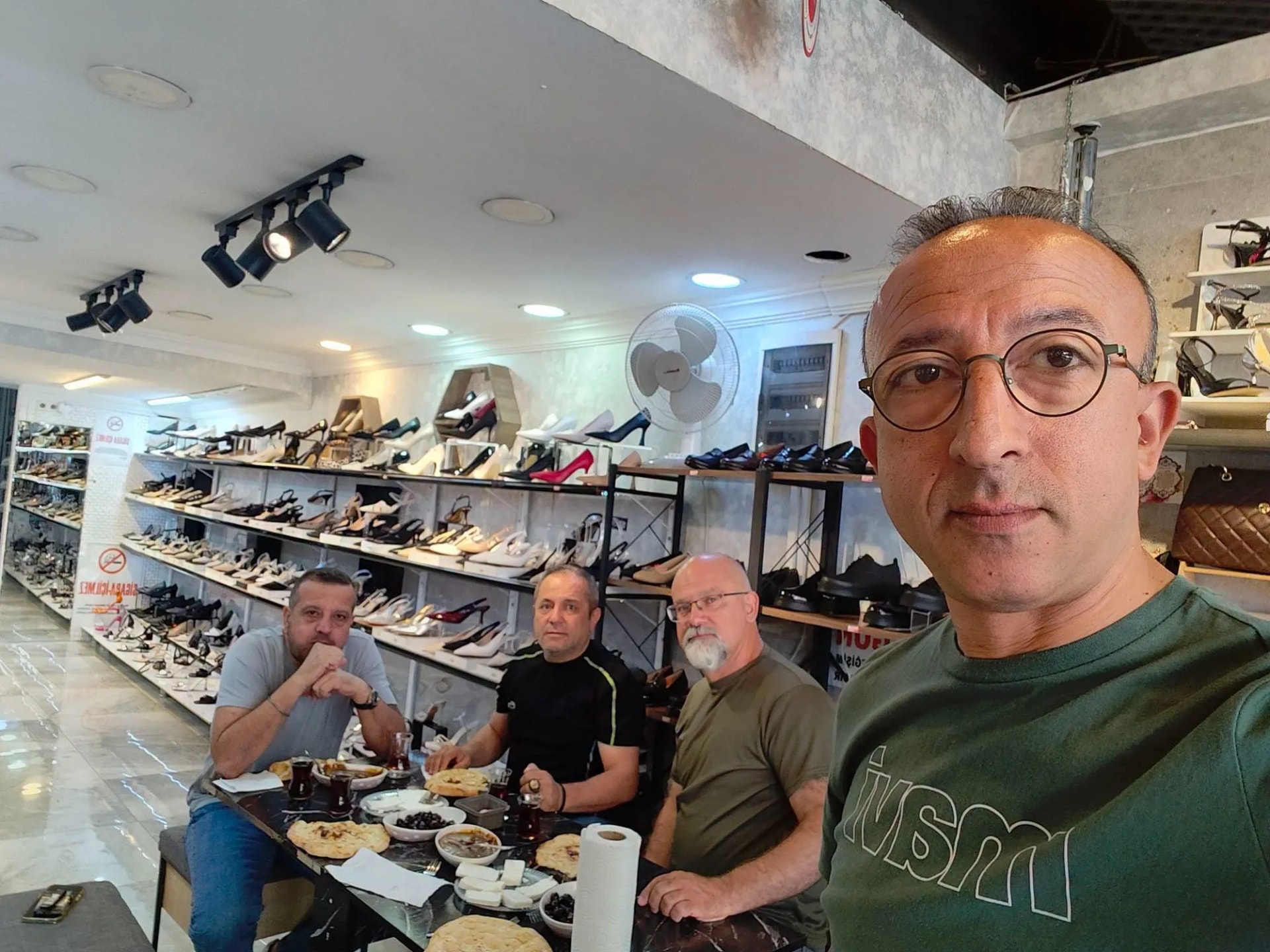 Burdur’da Pazartesi Sabahlarının Değişmez Adresi: Babbacı Kemal’in “Burdur Kahvaltısı”