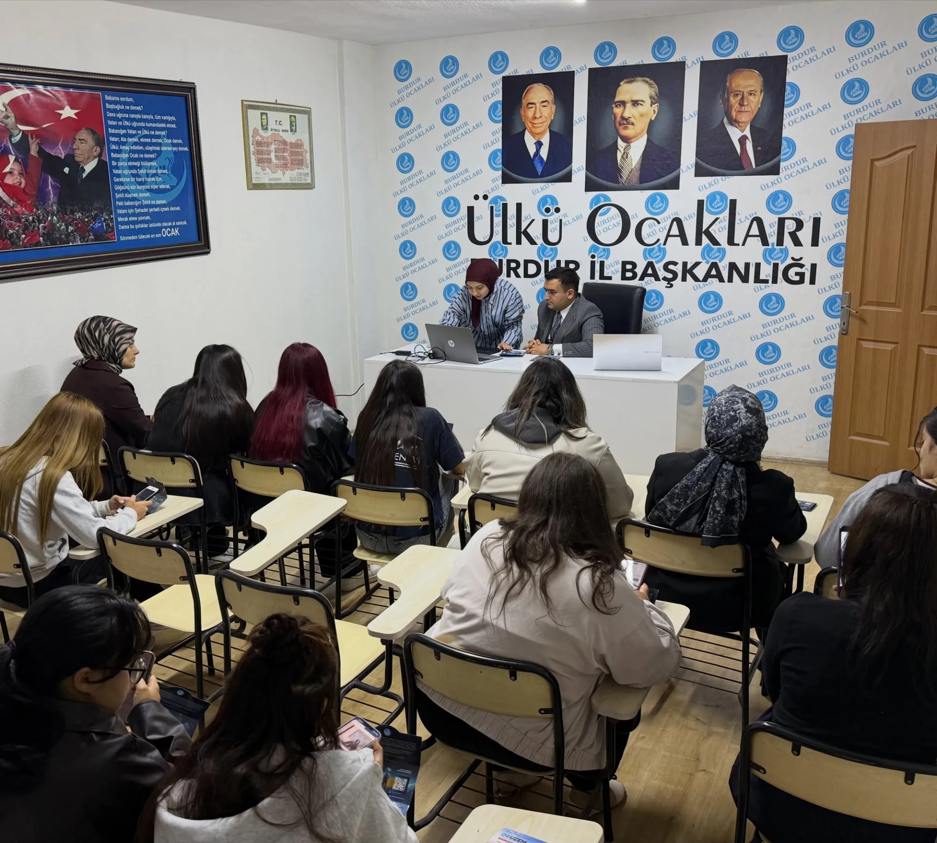 Ülkü Ocakları Burdur Asena Birimi’ne UZEM Tanıtımı.