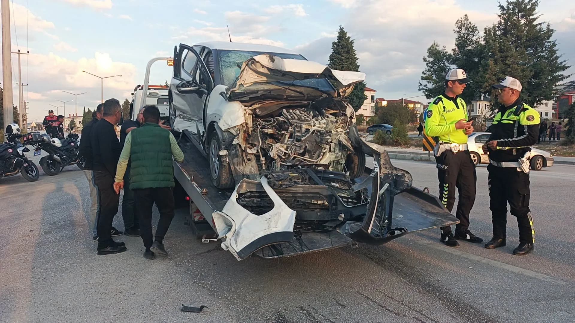 Burdur’da öğrenci servisinin de karıştığı kaza: 6 yaralı.