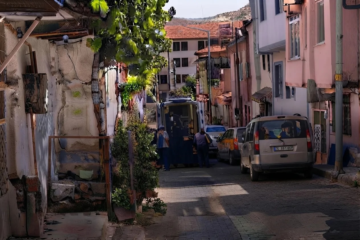 BURDUR’DA 80 YAŞINDAKİ VATANDAŞ EVİNDE YARALANDI.