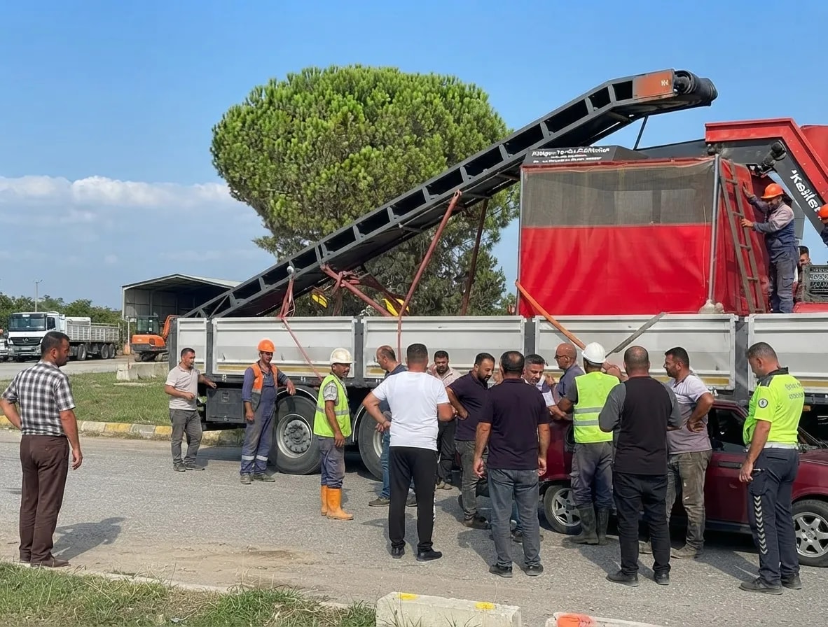 Burdur’da Feci Çarpışma! Otomobil TIR Dorsesine Çarptı, Sürücü Sıkıştı