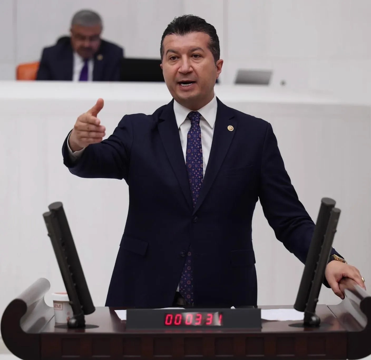 İzzet Akbulut TBMM’de Burdur Şeker Fabrikası’ndaki nakliye krizini gündeme taşıdı.